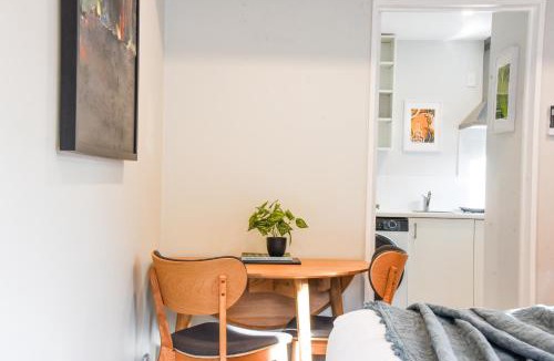 Lyttelton Apartment | Lyttelton Studio -Private access -Free Parking