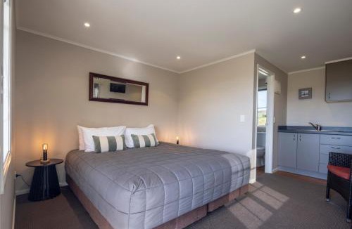 Wedderburn Hotel | Wedderburn Cottages