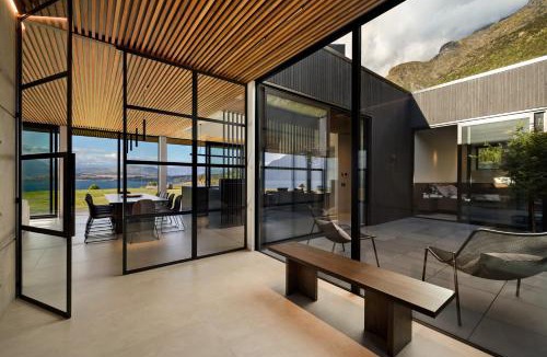 Queenstown Lakes District Villa | Wye Creek Residence by Sotheby's Luxury Rental Homes