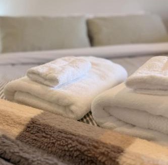 Twizel House | Glenbrook Cottage Twizel - Walk to Town, Sleeps 6, Wi-Fi, Pets OK