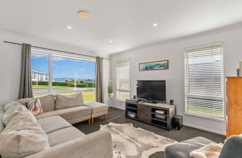 Waipahihi House | House In The Heights