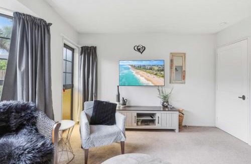 Invercargill Apartment | Cozy Corner