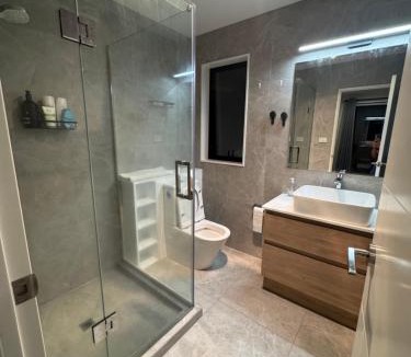 Eastern Beach House | Duo Duo