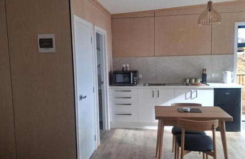 Tata Beach Ski Chalet | Totaranui Accommodation Chalet One