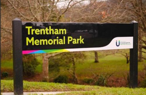 Trentham House | Stylish Trentham Retreat