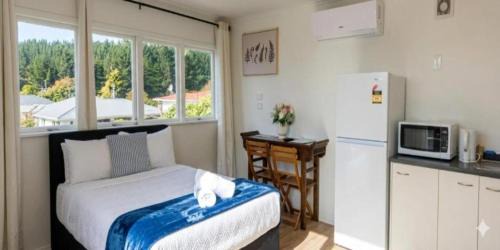 Porirua Apartment | Cosy Studio Retreat