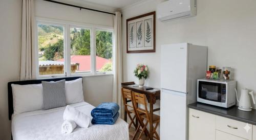 Porirua Apartment | Cosy Studio Retreat