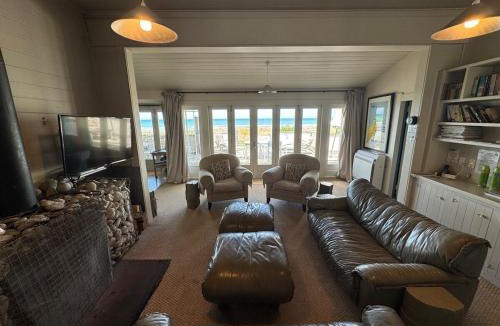 Waimarama House | The Bach - beachfront