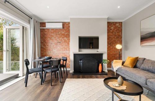 Hamilton East House | Peaceful Retreat in Hamilton East - By Superior Stays