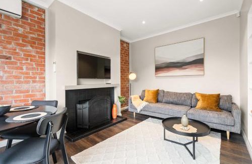 Hamilton East House | Peaceful Retreat in Hamilton East - By Superior Stays