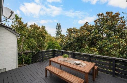 Hamilton East House | Peaceful Retreat in Hamilton East - By Superior Stays