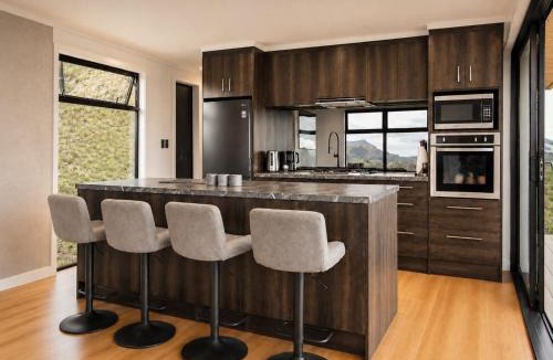 Mahia House | Ocean Waters