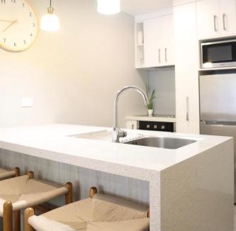 Mount Maunganui Apartment | The Hideaway - Gym, Sauna, Spa - Beach Access - Secure Parking