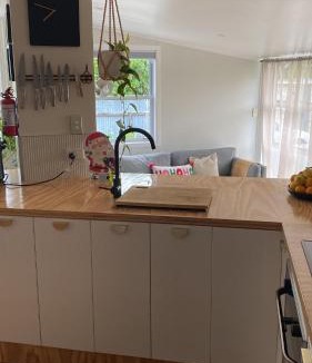 Greytown Bed & Breakfast | Right Side
