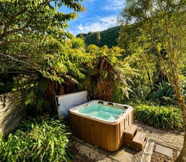 Upper Hutt Villa | Eirene Retreat - Quiet Riverside Escape