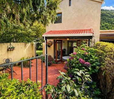 Upper Hutt Villa | Eirene Retreat - Quiet Riverside Escape