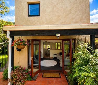 Upper Hutt Villa | Eirene Retreat - Quiet Riverside Escape