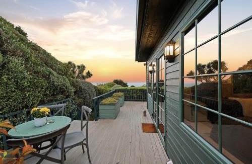 Ahuriri Flat House | Private seaside couples hideaway