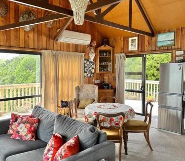 Kakanui House | Kakanui Surf Bach
