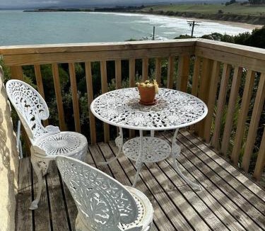 Kakanui House | Kakanui Surf Bach