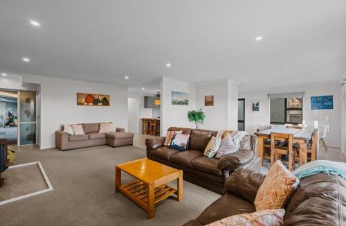 Pukehina Apartment | Waterfront location with estuary outlook and ocean beach access - sleeps 19
