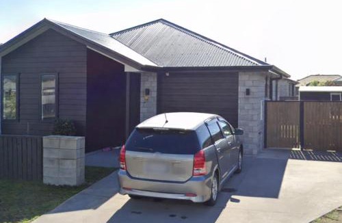 Papamoa Beach House | Papamoa Private Room & Bathroom