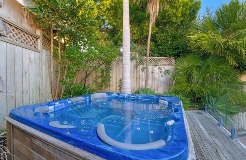 Forrest Hill House | Forrest Hill Oasis with Pool, Spa and BBQ