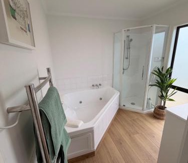 Taradale House | Newly Renovated - Private 2 bedroom retreat