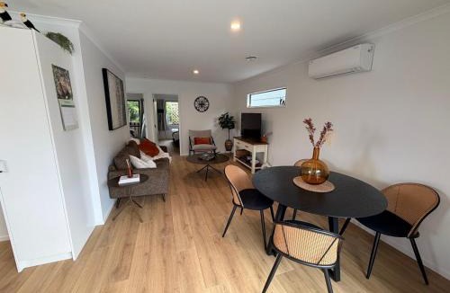 Taradale House | Newly Renovated - Private 2 bedroom retreat