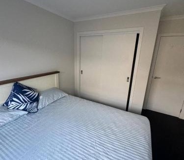 Aotea House | Spacious One-Bedroom with Private Bathroom Aotea