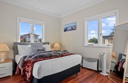 Otahuhu House | Family Comfort with Aircon, Backyard and Parking