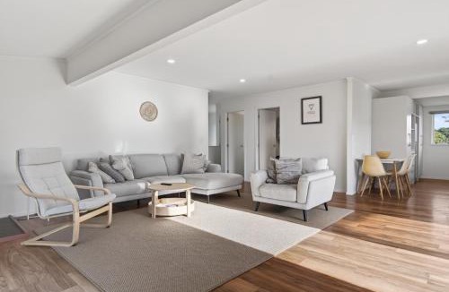 Mangawhai Heads House | Sundowners - Mangawhai Heads Holiday Home