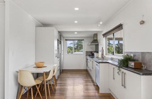 Mangawhai Heads House | Sundowners - Mangawhai Heads Holiday Home