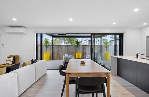Christchurch City Centre House | Peterborough Hideaway