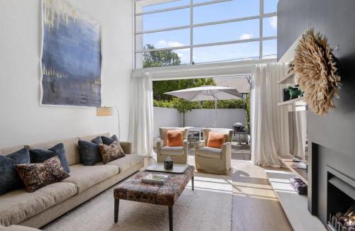 Saint Albans House | Holly Road Executive Townhouse
