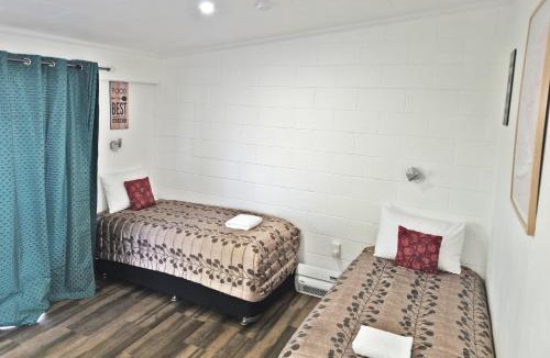 Stratford Hotel | Golden Aura Suites