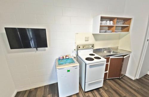 Stratford Hotel | Golden Aura Suites
