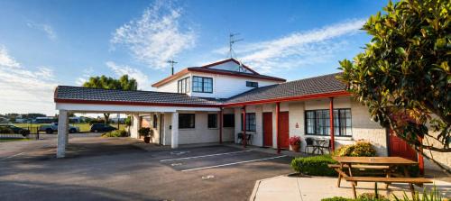 Whanganui Hotel | BK's Magnolia Motor Lodge