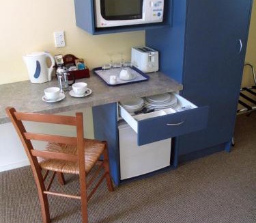 Paraparaumu Hotel | Elliotts Kapiti Coast Motor Lodge