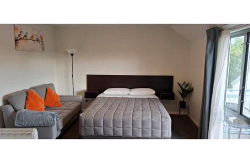 Sherborne Street Hotel | Alcala Motor Lodge