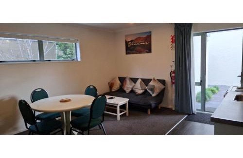 Sherborne Street Hotel | Alcala Motor Lodge