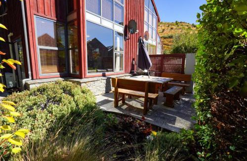 Cardrona House | Cardrona Sanctuary by Aotearoa Escapes