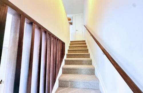 Pakuranga House | Modern Pakuranga Home | 3BR Near Mall & School