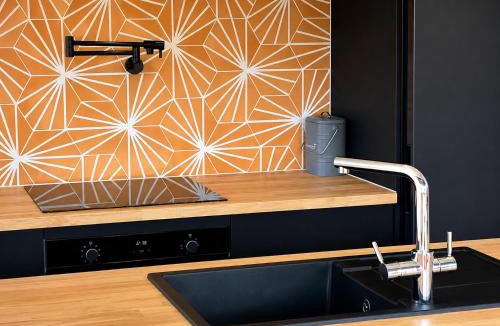 Albert Town Apartment | Tiny House - Big Luxury