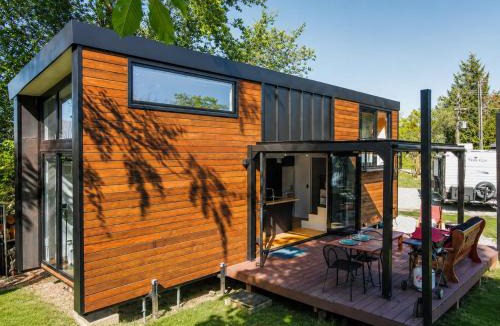 Albert Town Apartment | Tiny House - Big Luxury