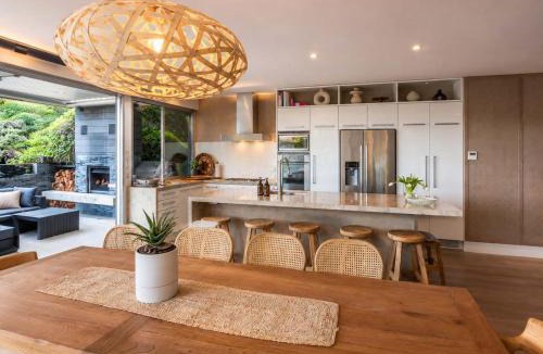 Palm Beach House | Serenity - Stay Waiheke