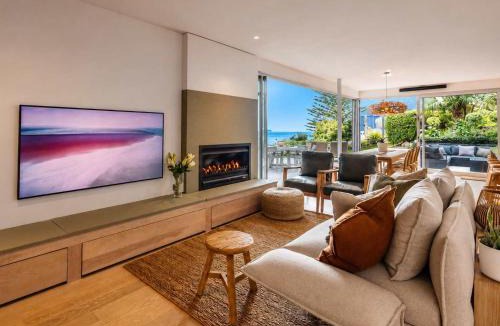 Palm Beach House | Serenity - Stay Waiheke