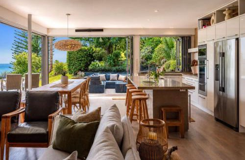 Palm Beach House | Serenity - Stay Waiheke