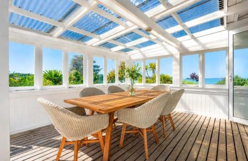 Surfdale House | Bluebelle - Stay Waiheke