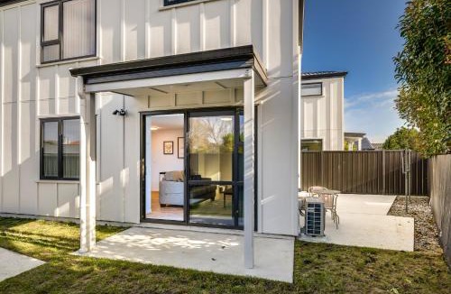 Hastings House | Mayfair Haven - Hastings Holiday Home